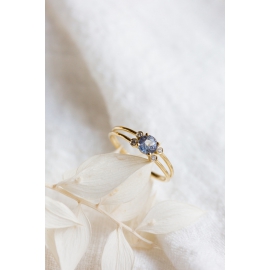 Bountiful ring - 18k recycled gold & blue sapphire