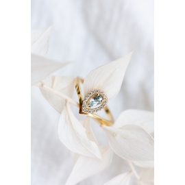 Aqua-marina & diamonds ring