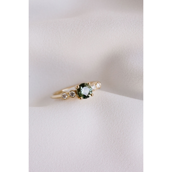 Green sky ring - 18k gold, blue sapphire & diamonds
